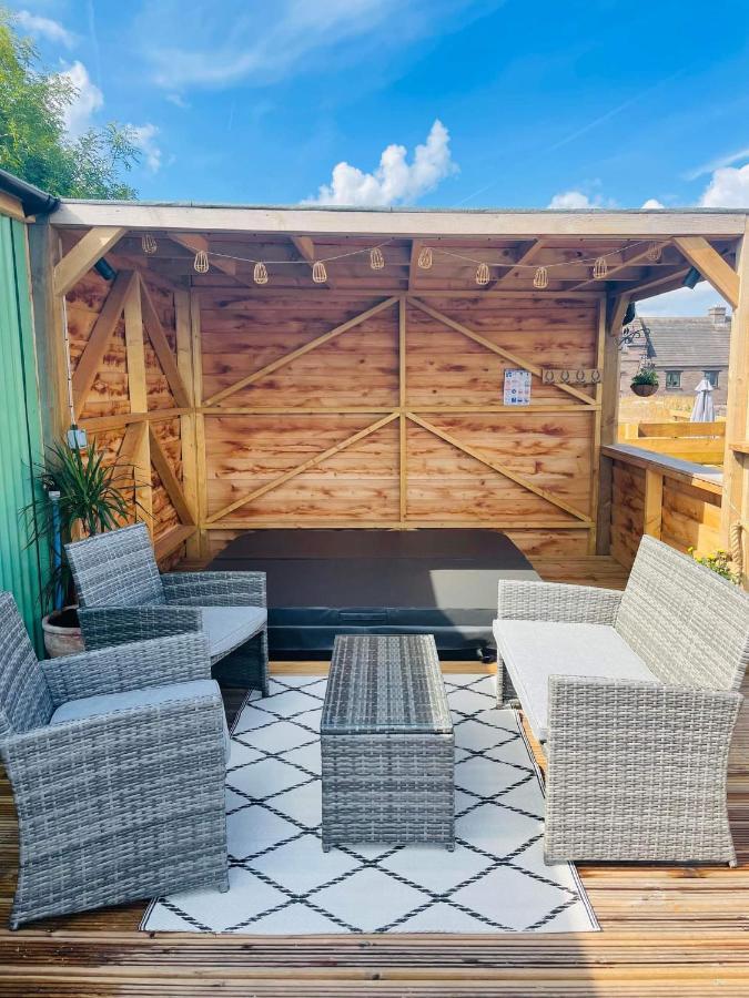 Bespoke Luxury Huts With Hot Tubs. Located In The Black Mountains. Llanveynoe Экстерьер фото