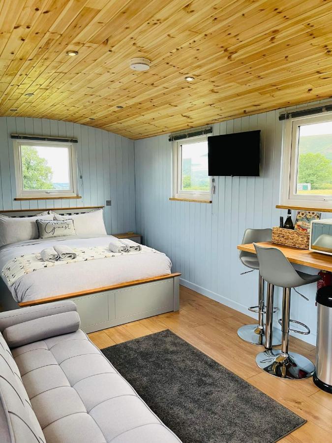 Bespoke Luxury Huts With Hot Tubs. Located In The Black Mountains. Llanveynoe Экстерьер фото
