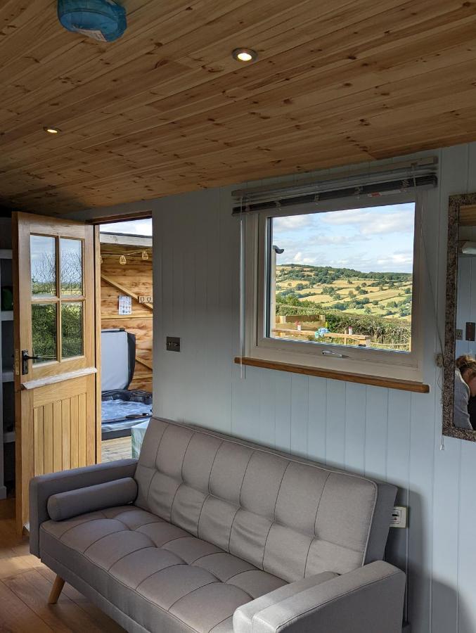 Bespoke Luxury Huts With Hot Tubs. Located In The Black Mountains. Llanveynoe Экстерьер фото